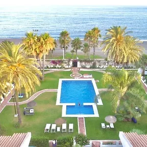 Beachfront Oasis In Costa Del Sol. Сasa de vacaciones